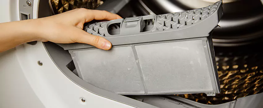 Signs Of A Clogged Dryer Lint Trap in Lansing, Michigan